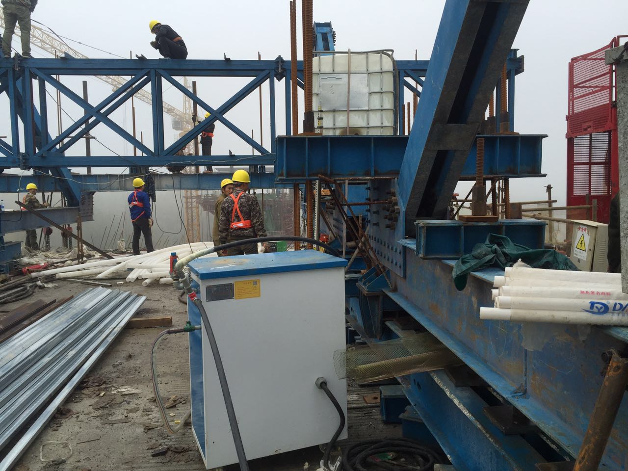 電加熱混凝土養(yǎng)護蒸汽發(fā)生器設備如何做到節(jié)能？