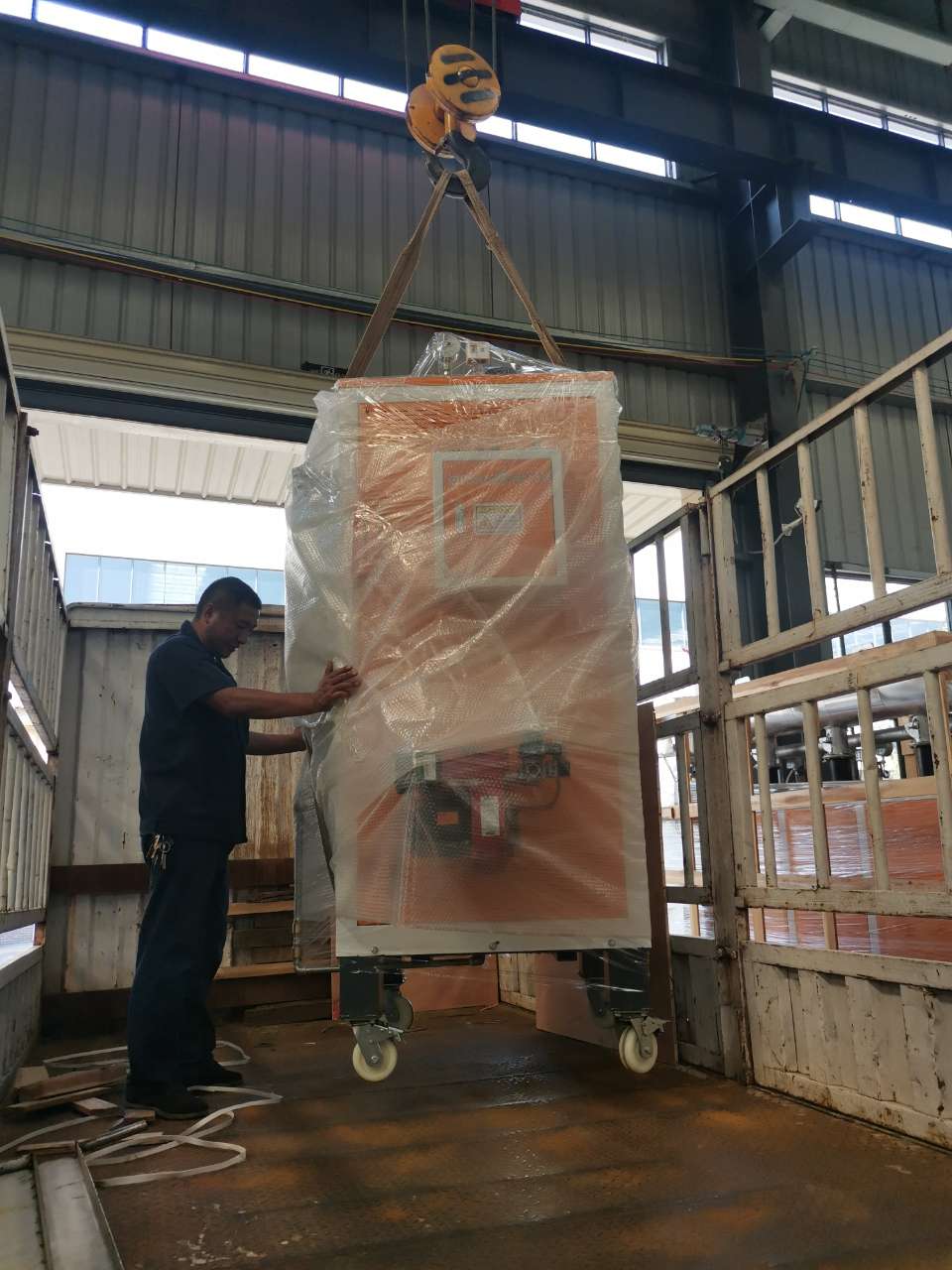 潔凈蒸汽助力食品生產(chǎn)，湖南食品加工潔凈蒸汽發(fā)生器發(fā)貨啦