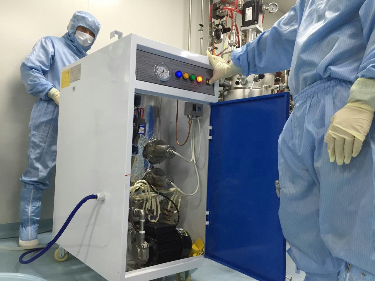 制藥機(jī)器2.jpg 制藥機(jī)器2.jpg